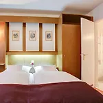 Consul Hotel