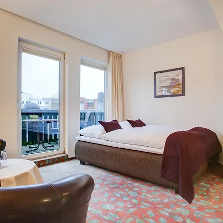 Ina Consul 3* Kiel