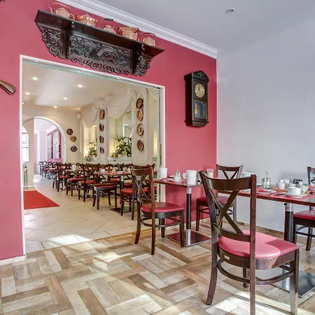 Hotel Ina Consul 3*