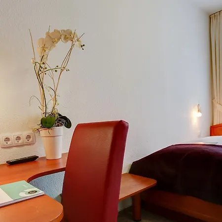 Ina Consul 3* Kiel