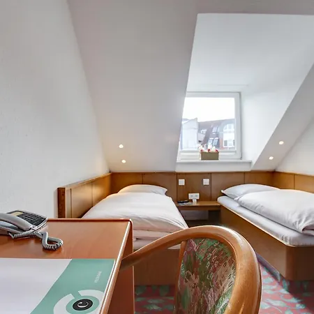 Hotel Ina Consul