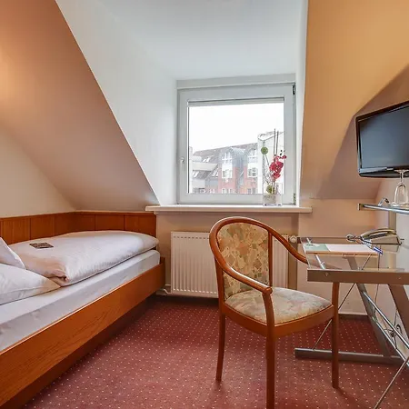 Hotel Ina Consul