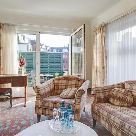 Hotel Ina Consul 3*